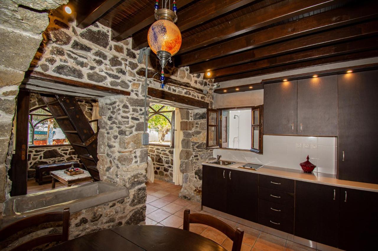 Plousiadi΄S Stone House Apartman Páli Kültér fotó