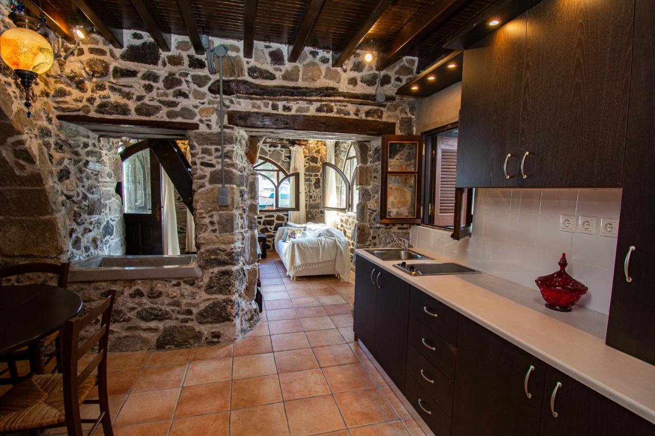 Plousiadi΄S Stone House Apartman Páli Kültér fotó