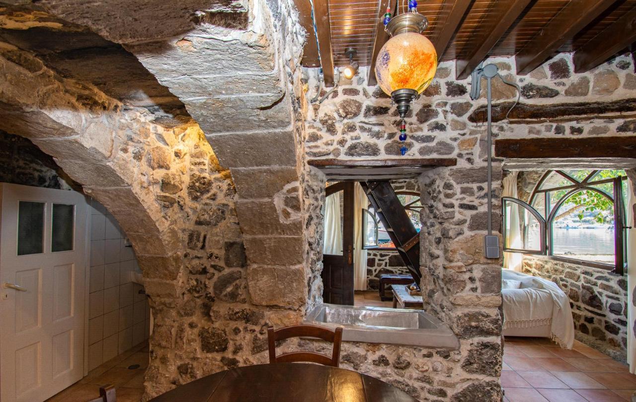 Plousiadi΄S Stone House Apartman Páli Kültér fotó