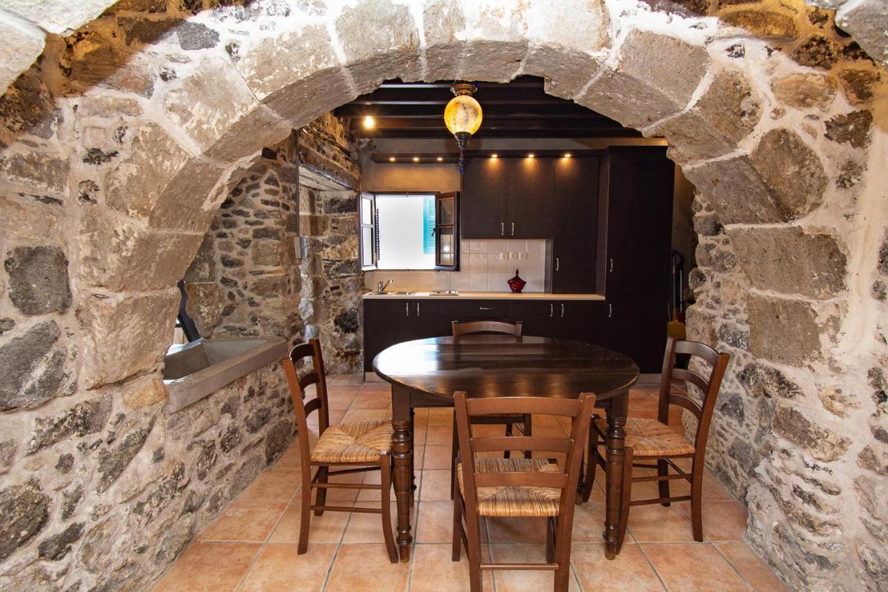 Plousiadi΄S Stone House Apartman Páli Kültér fotó