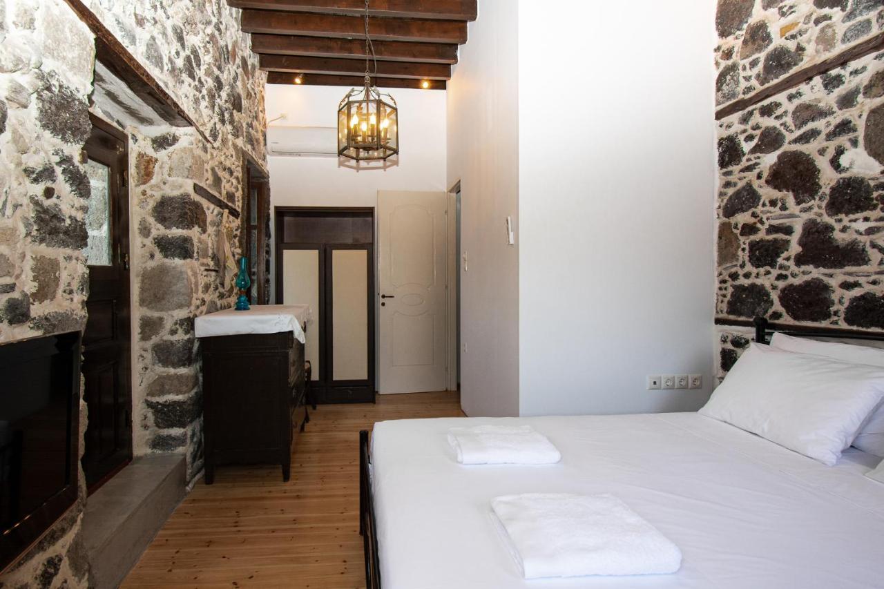 Plousiadi΄S Stone House Apartman Páli Kültér fotó